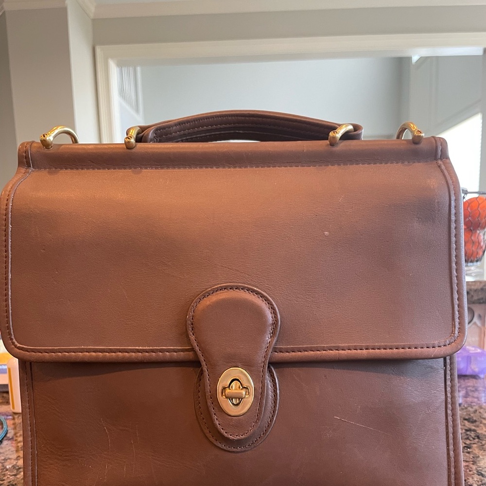 VINTAGE COACH WILLIS  STATION 9927 TAUPE EUC